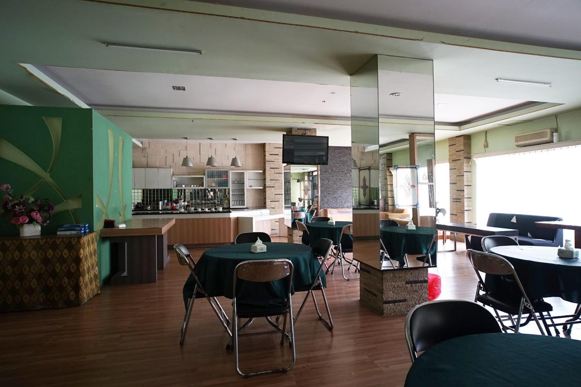 Oyo 2015 Bandara Hotel Balikpapan (Borneo)