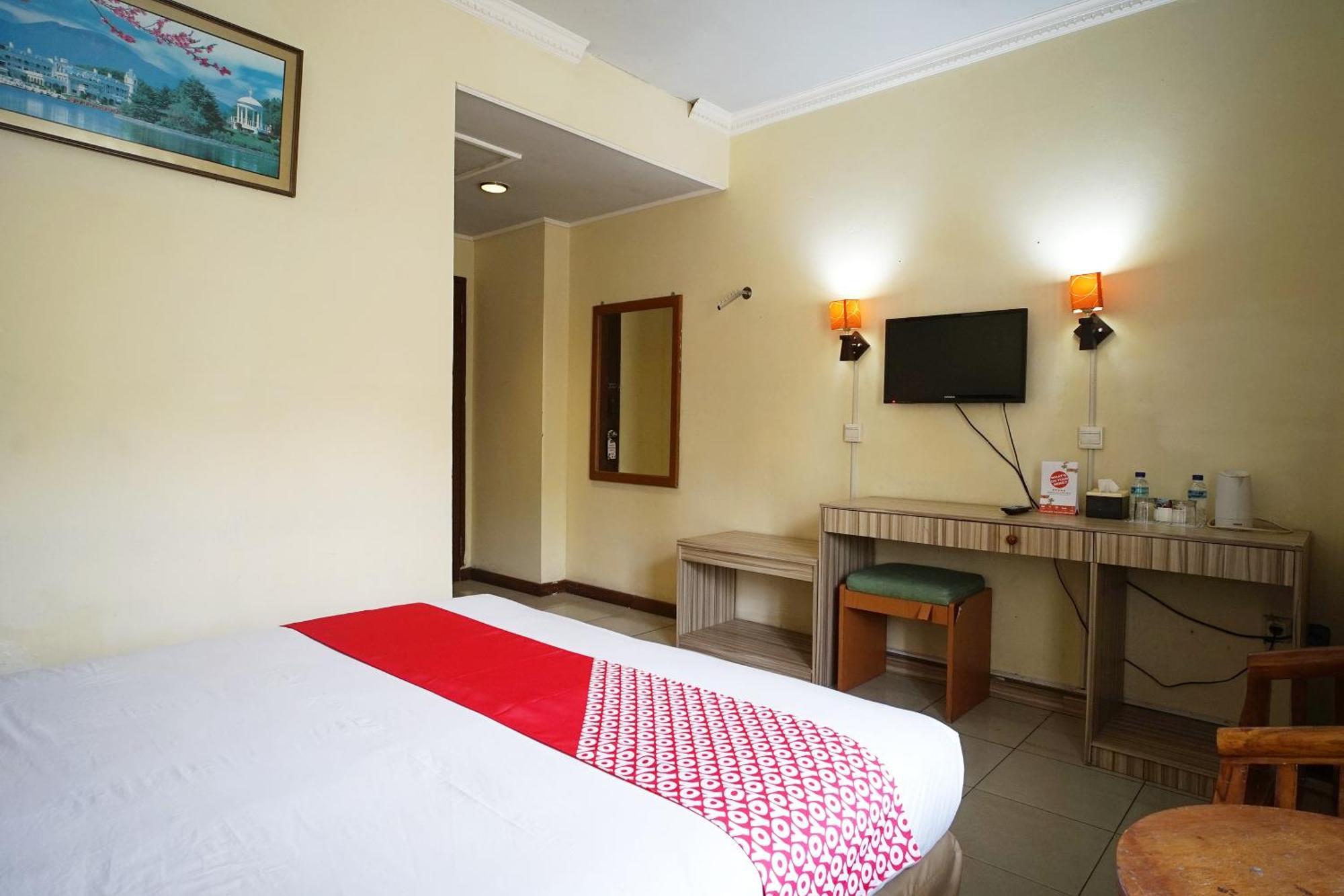 Oyo 2015 Bandara Hotel
